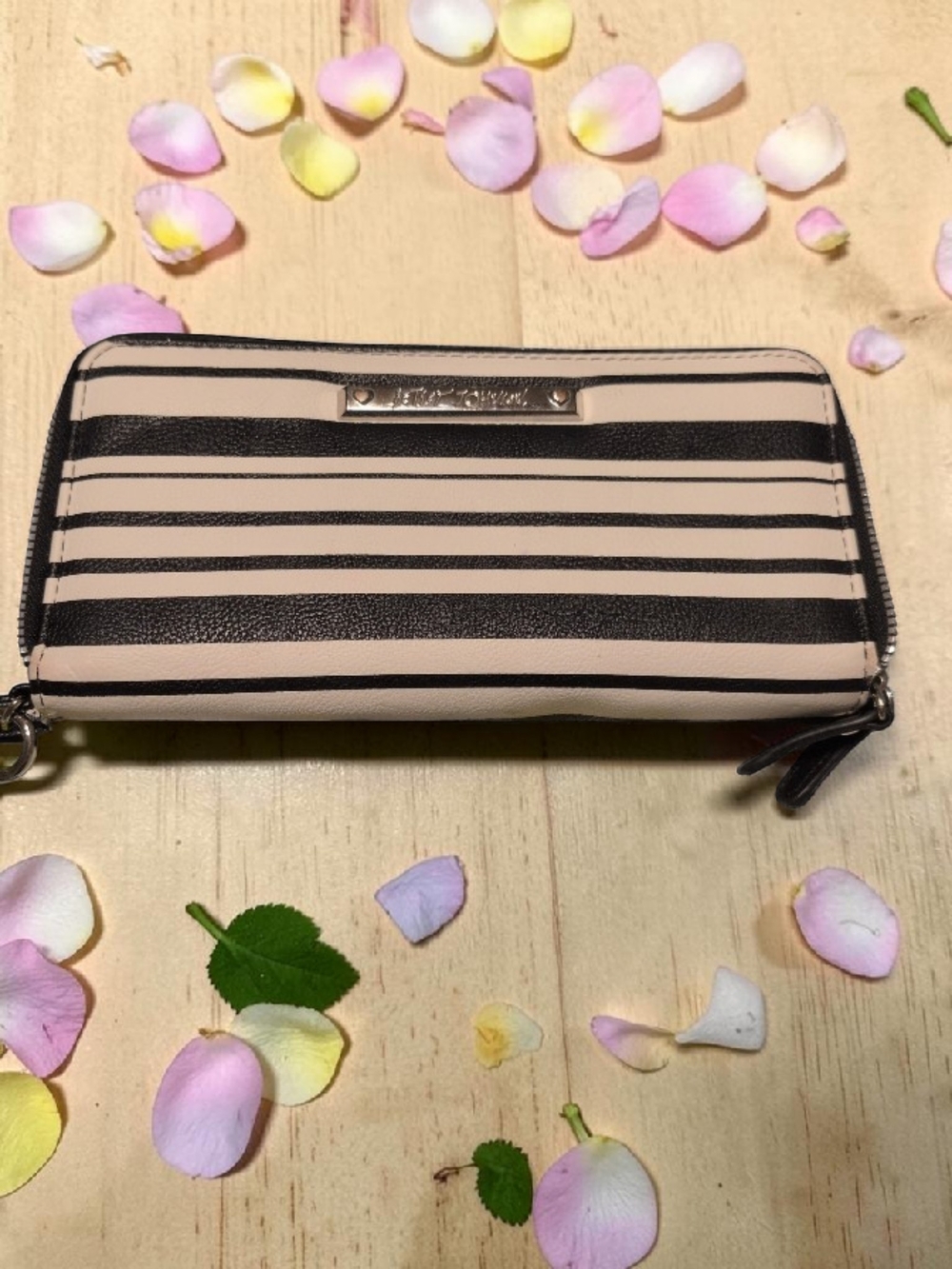 Betsy Johnson Stylish Set: Colorblocked Satchel @ Stripped Wallet Set. - Picture 6 of 16